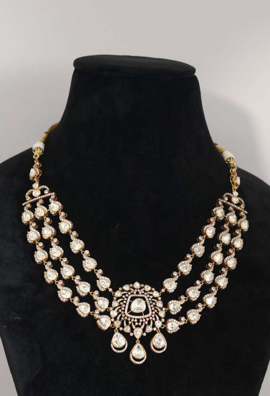 Antique-Glow-Moissanite-Kundan-Set_4_Marjani_By_Mona_-mona